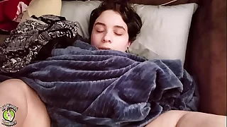 Sleepy PAWG gets her Pussy